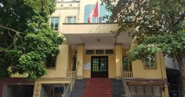 Khởi tố 2 nguyên chi cục thi hành án dân sự