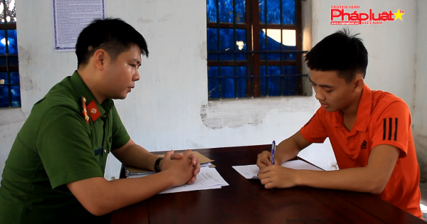 Giả vờ mua ô tô rồi mang xe đi cầm cố