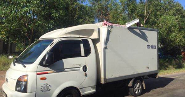 Xe biển đỏ va chạm xe đông lạnh, 2 quân nhân tử vong