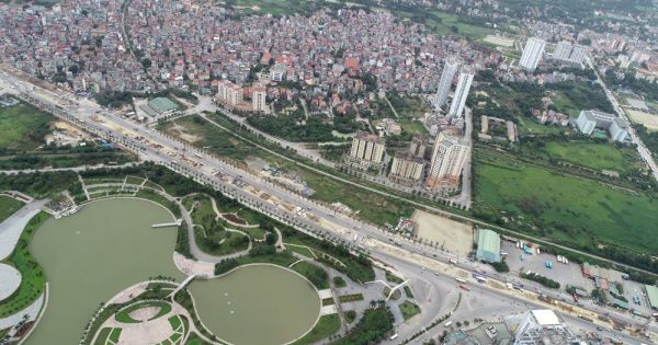 Hà Nội: Đường nghìn tỷ khác lạ sau 1 năm 'khai tử' hàng cổ thụ