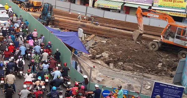 Khốn khổ vì đào đường, lô cốt