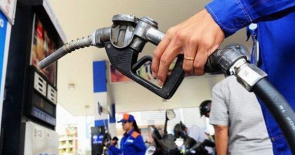 Xăng có thể giảm tới 1.500 đồng mỗi lít