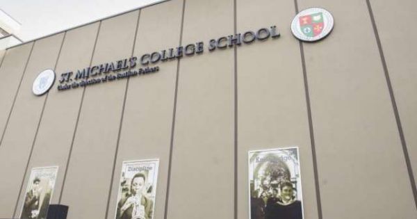 Chấn động vụ tấn công tình dục tập thể tại trường tư thục nổi tiếng Canada