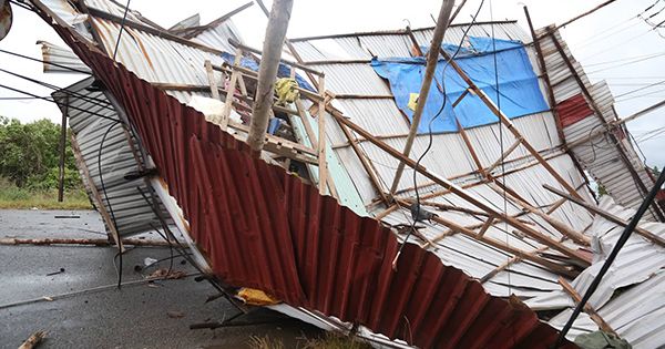 Bão Usagi gây sạt lở, đường sắt Bắc - Nam tê liệt