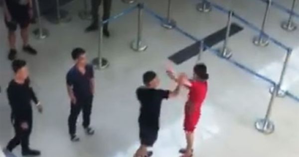 Khởi tố 3 đối tượng hành hung nữ nhân viên Vietjet Air