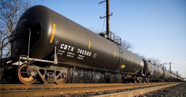 Giá dầu Brent vượt ngưỡng 60 USD/thùng