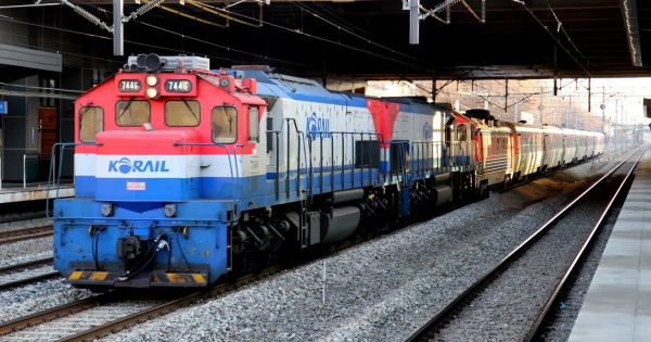 Hai miền Triều Tiên cùng khảo sát tuyến đường sắt liên Triều