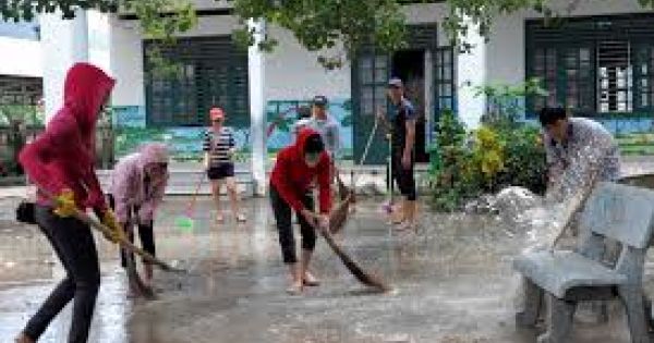 Nhiều trường ở TP HCM tiếp tục cho học sinh nghỉ học