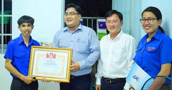 Thầy giáo công nhân 8 năm dạy kèm miễn phí ở Sài Gòn