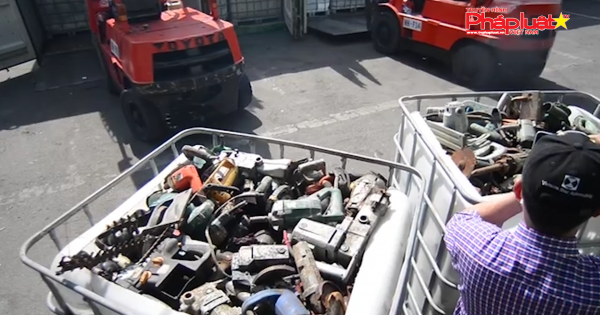 Kinh hoàng 20 container rác điện tử ở cảng Sài Gòn
