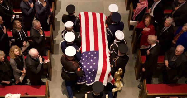 Đoàn tàu đặc biệt đưa cố Tổng thống Mỹ George H.W. Bush về nơi an nghỉ cuối cùng