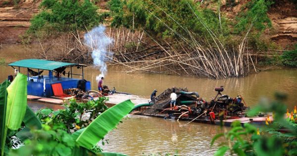 Lâm Đồng thu hồi nhiều giấy phép khai thác cát trên sông Đồng Nai