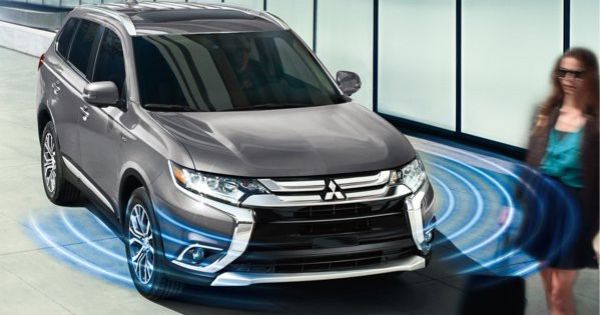 Xe Outlander tại Việt Nam liên tiếp dính lỗi, Mitsubishi triệu hồi gần 1.000 xe