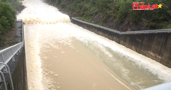 Quảng Ngãi: Hồ chứa nước Núi Ngang xả lũ gần 150 mét khối/giây, dân vùng hạ lưu lo ứng phó