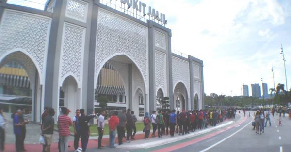 Đại sứ quán Việt Nam mở đường dây nóng di động trước trận Malaysia-Việt Nam