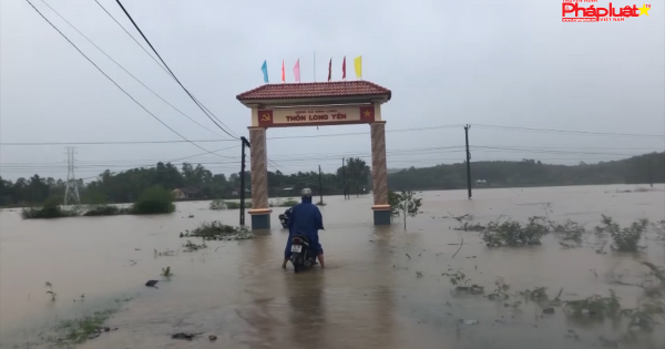 Quảng Ngãi: Một người mất tích, nhiều nơi vẫn còn chia cắt do lũ