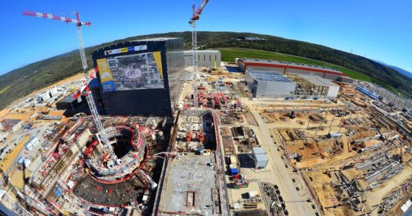 Lò phản ứng nhiệt hạch 21 tỷ USD và giấc mơ năng lượng vĩnh cửu