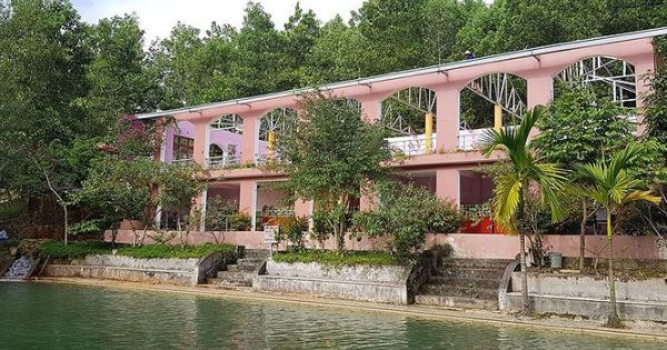 Tháo dỡ khu du lịch “mọc” trái phép ở TP Hạ Long