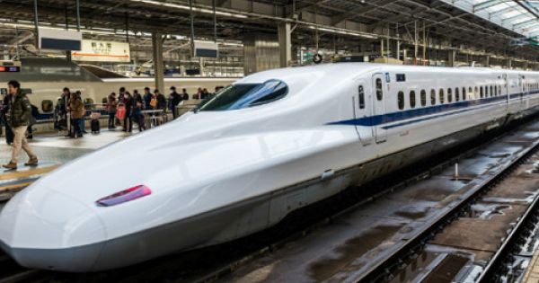 Tàu tốc độ cao chạy Hà Nội - TP HCM trong hơn 5 giờ