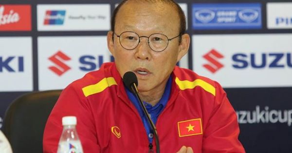 HLV Park loại ba cầu thủ trước khi ĐTVN tập huấn