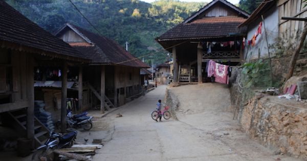 Nhiều phụ nữ ở xã biên giới Nghệ An sang trung quốc bán bào thai