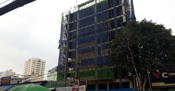 Đình chỉ công trình xây dựng có công nhân bị rơi từ thang máy tầng 6