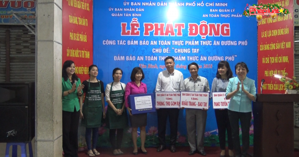 TP HCM: Tăng cường kiểm soát thực phẩm thức ăn đường phố