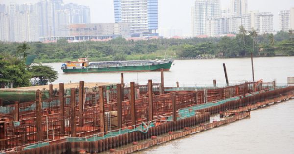 Cơ quan CSĐT làm việc với lãnh đạo các công ty tư vấn dự án chống ngập 10.000 tỉ đồng