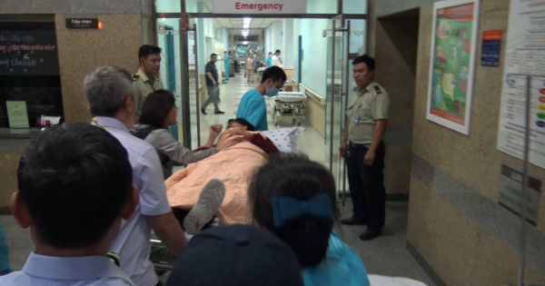 Hai nạn nhân vụ đánh bom ở Ai Cập được điều ngay khi về Việt Nam