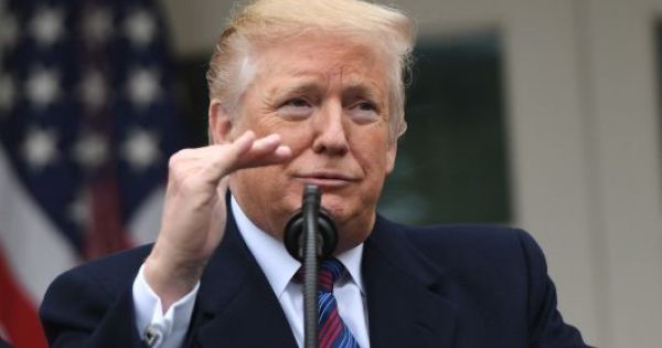 Tổng thống Mỹ Donald Trump không lo Apple rớt giá