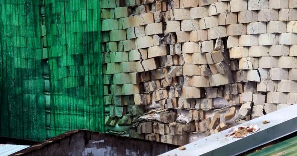 Khánh Hòa: Chủ tịch tỉnh yêu cầu cưỡng chế kè biệt thự đồi 5 sao uy hiếp dân cư