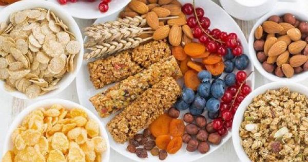 Tết Kỷ Hợi 2019: Mứt, bánh kẹo Trung Quốc giá rẻ tràn ngập trên mạng