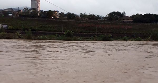 Lào Cai: Sông Hồng xuất hiện lũ lớn chưa từng có giữa mùa đông