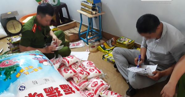 Bắt quả tang cơ sở sản xuất hàng ngàn gói hạt nêm, bột ngọt giả