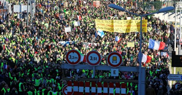 Pháp: Biểu tình của phe 