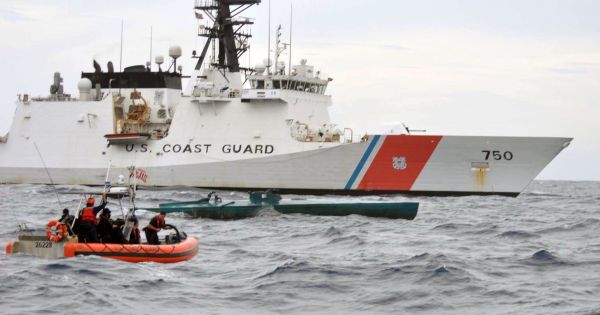 Lực lượng tuần duyên Mỹ bị nợ lương vì chính phủ đóng cửa