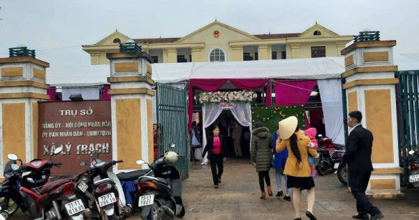 Tạm đình chỉ công tác chủ tịch xã vụ dựng rạp cưới giữa sân trụ sở ủy ban