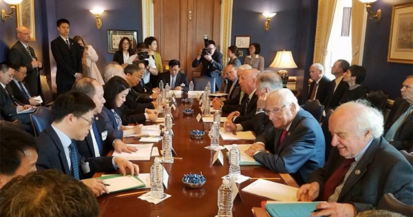 Trung Quốc đề xuất giảm mất cân bằng thương mại với Mỹ