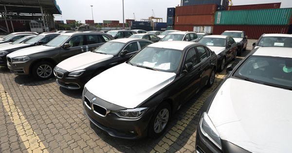 Bất ngờ nhập siêu đến 1 tỉ USD