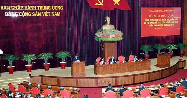 Phải tăng cường giám sát việc sử dụng quyền lực của cán bộ lãnh đạo