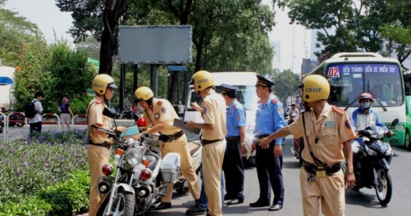 TP HCM: Xử lý nhiều xe khách dừng đỗ sai quy định