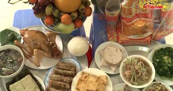 Cúng ông Công ông Táo nên dùng cá chép thật hay giấy để đúng phong tục