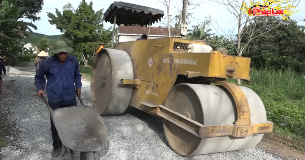 Quảng Ngãi: Khẩn trương khắc phục đường hư hỏng cho nhân dân vui xuân đón Tết