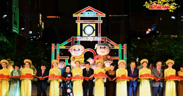 Khai mạc đường hoa Nguyễn Huệ TP HCM