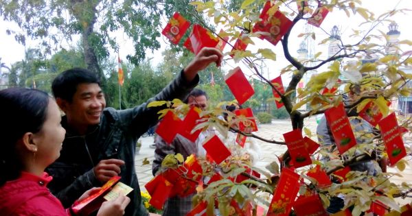 Đôi nét về tục hái lộc, xin lộc đầu năm mới của người Việt