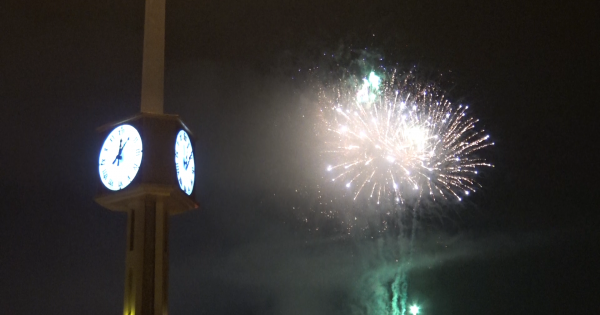 Lâm Đồng: Pháo hoa rực sáng đón năm mới Kỷ Hợi 2019