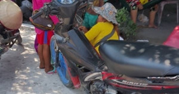 Mùa Tết, xuất hiện nhiều trẻ em Campuchia xin tiền ở Long An và các nơi khác