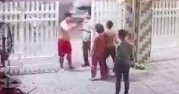 Tạm đình chỉ 2 cán bộ công an đánh hàng xóm trong ngày mùng 2 Tết