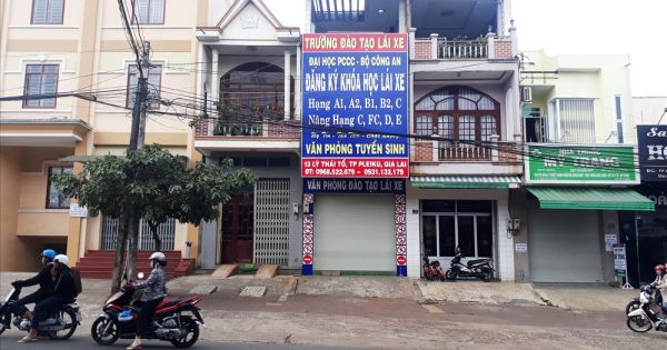 Kỷ luật trung tá tự ý ký văn bản mở cơ sở đào tạo lái xe