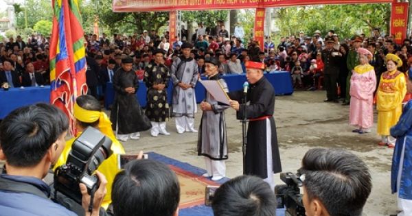 Hàng nghìn người dân dự lễ hội Minh Thề ở Hải Phòng